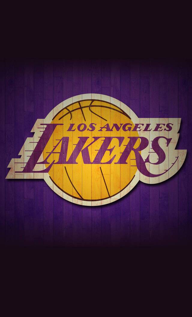 球星连续抢下关键篮板（核心球员连摘关键篮板）