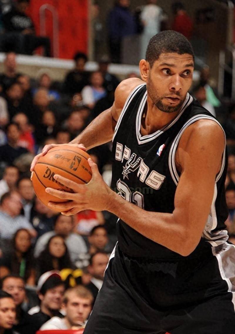 高二少女篮球场上炸翻全场自述答案只有努力（高二女生篮球场惊艳全场：她坦言，唯一的答案是努力）