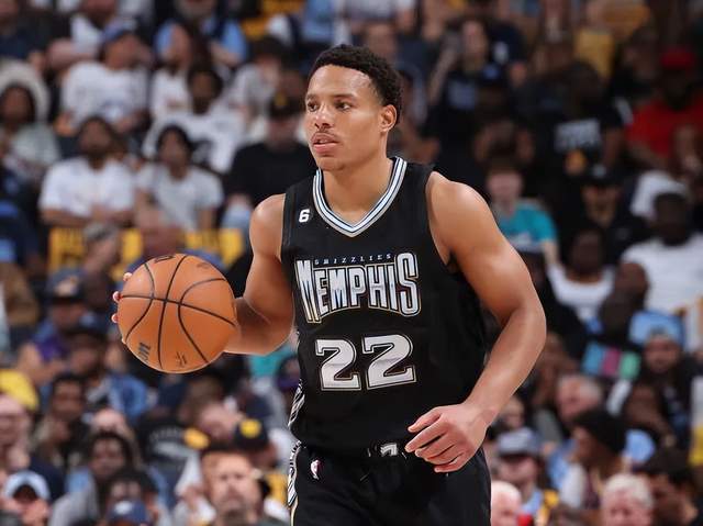 踢球者：拜仁正密切关注格里马尔多，希望其替代格雷罗（踢球者：拜仁锁定格里马尔多，计划让其接班格雷罗）