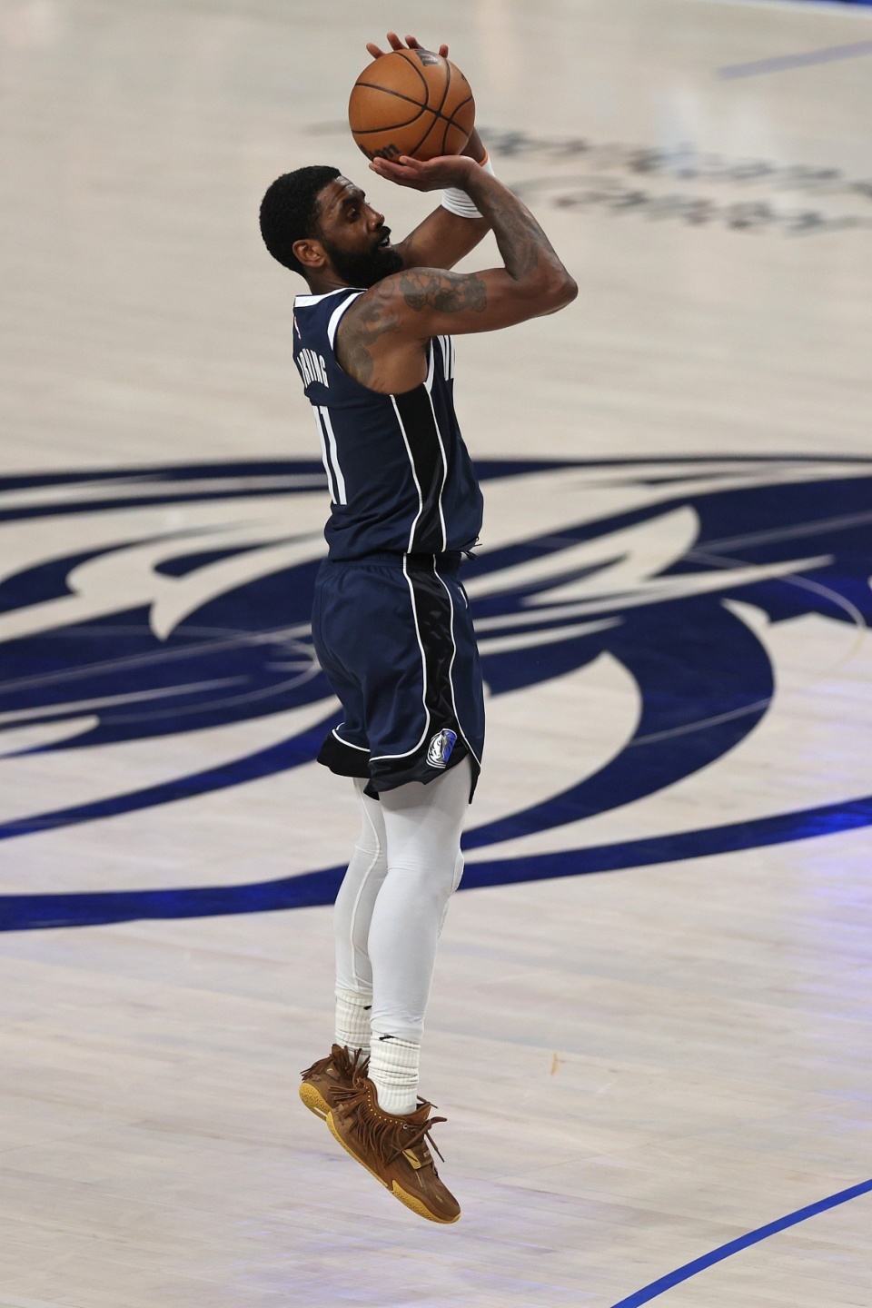 环球足球奖年度最佳教练候选：恩里克、斯洛特、弗里克在列（恩里克、斯洛特、弗里克入围环球足球奖年度最佳教练候选）