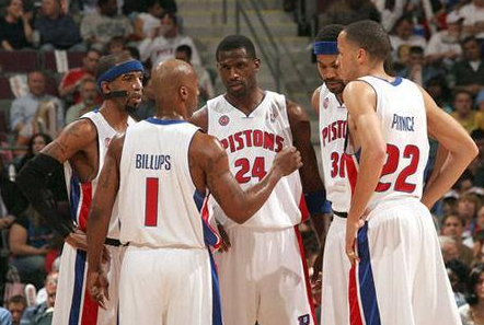 曼晚：多古和达洛特撑不起来曼联左路，俱乐部冬窗可能有动作（曼晚：多古、达洛特难撑曼联左路，冬窗或将有所动作）