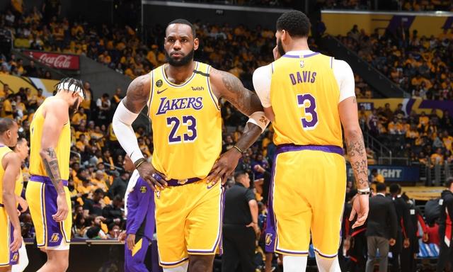 拒绝续约！武汉三镇顶薪留不住前恒大国脚，北京国安有望成新下家（前恒大国脚拒续约武汉三镇，顶薪难挽留，北京国安或成新东家）