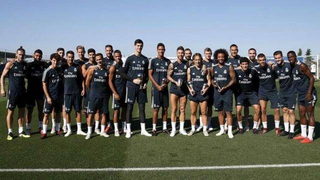 2026世界杯分组抽签结果出炉：强队云集的死亡之组来袭！（2026世界杯小组抽签揭晓：豪强扎堆，死亡之组来袭）