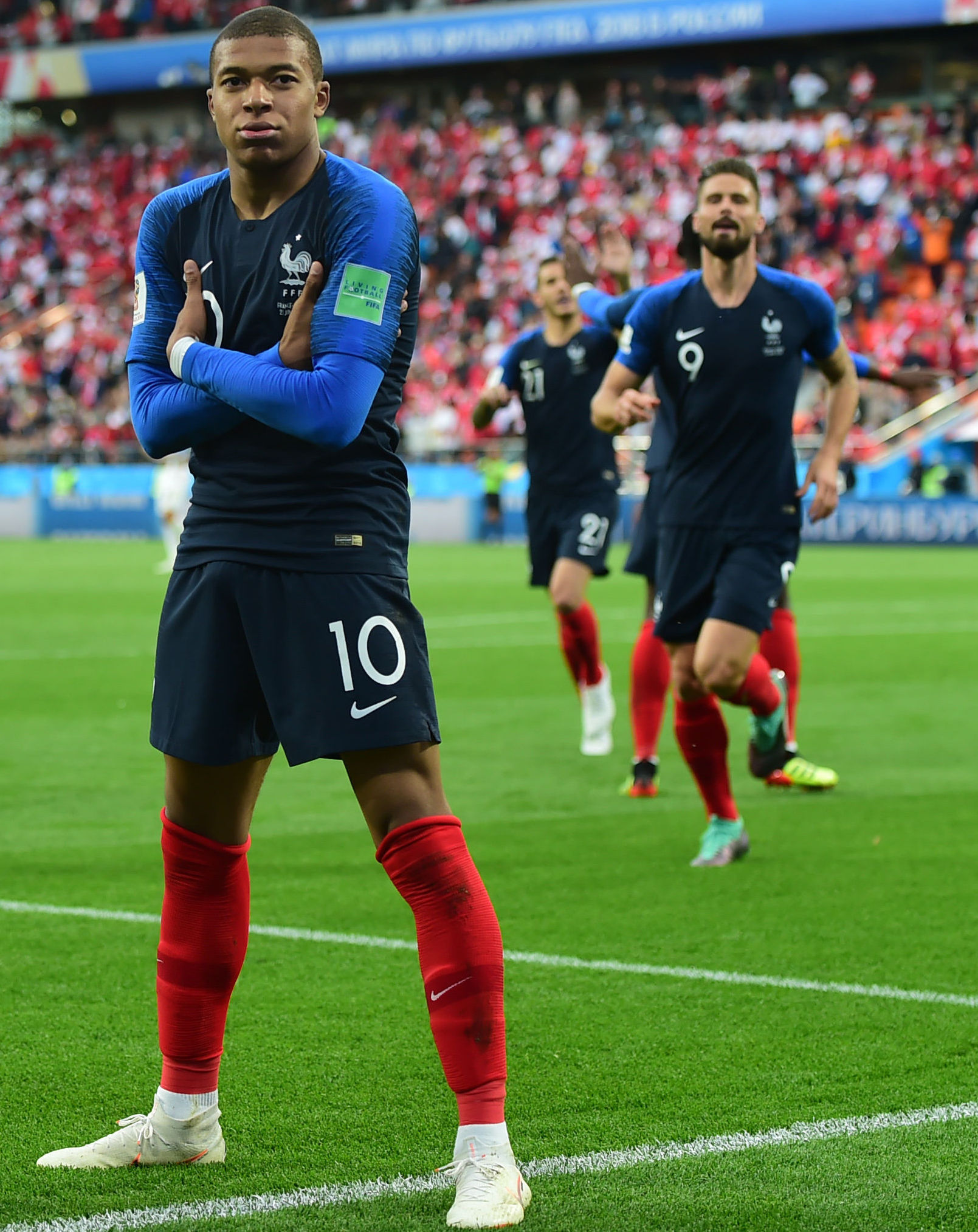 半场战报：比萨0-0克雷莫内塞（半场简报：比萨与克雷莫内塞战成0-0）