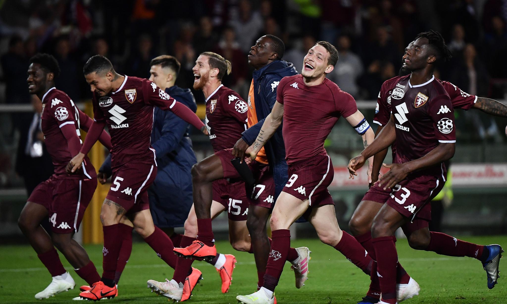 梅里诺玩二选一：佩德里＞维蒂尼亚、厄德高、罗德里（梅里诺做出选择：佩德里力压维蒂尼亚、厄德高与罗德里）