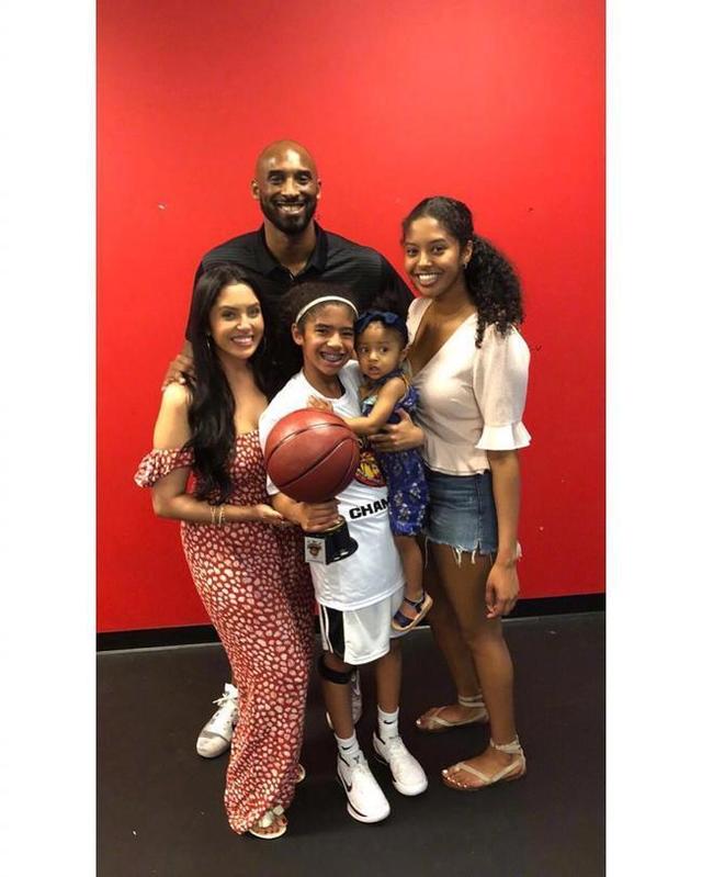 喀麦隆足协和教练点名不同球报道埃托奥解雇阿布巴卡尔以保护记录（喀麦隆足协与主帅回应多方报道：否认埃托奥为保纪录解雇阿布巴卡尔）