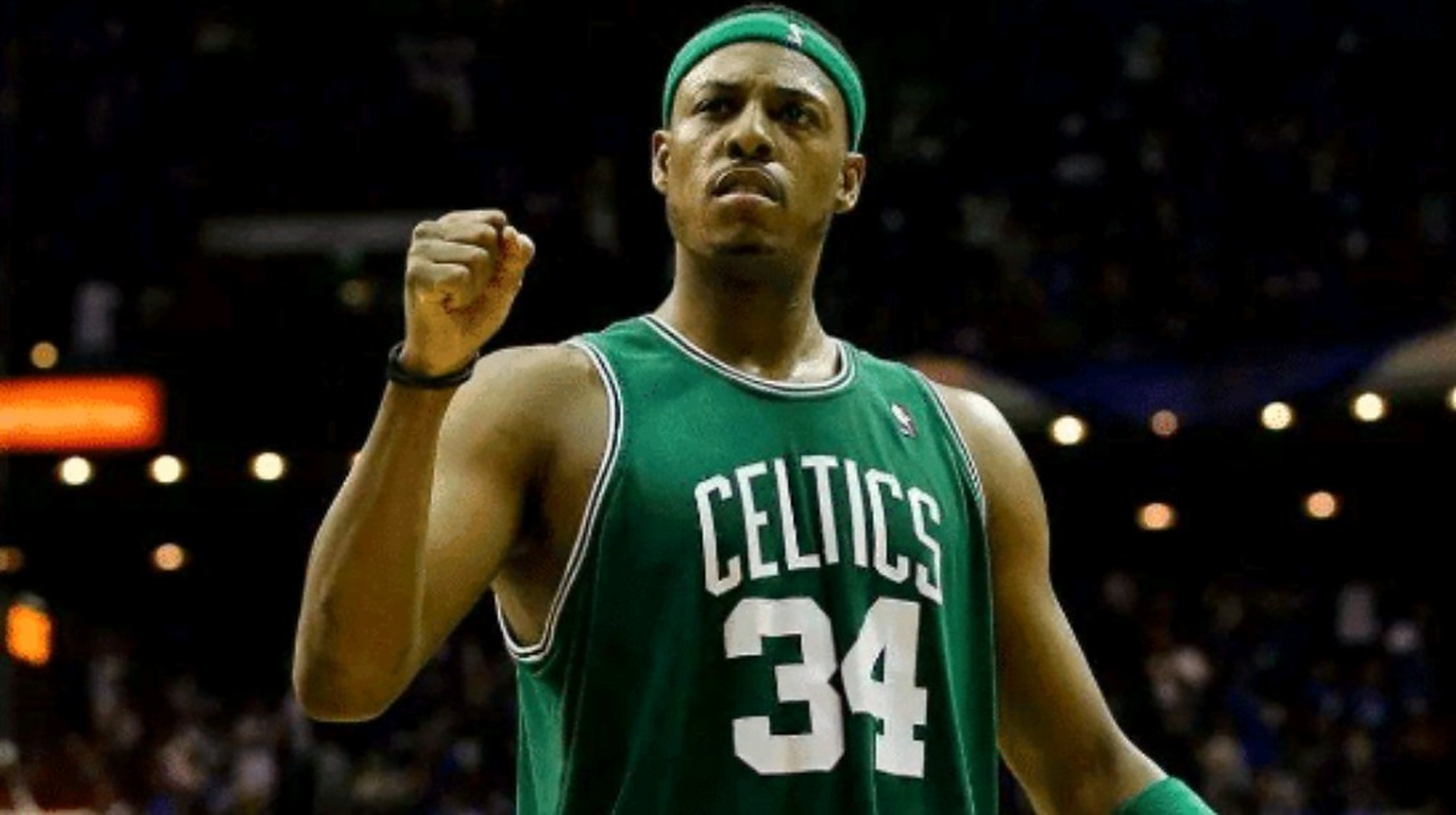 英超-B费双响姆贝莫破门芒特建功 曼联4-1狼队升至第六（英超-曼联4-1狼队升至第六：B费梅开二度，姆贝莫破门，芒特建功）