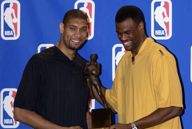 独行侠vs快船伤病报告：浓眉轮休，伦纳德预计可以出战（独行侠对阵快船伤情更新：浓眉将轮休，伦纳德有望登场）