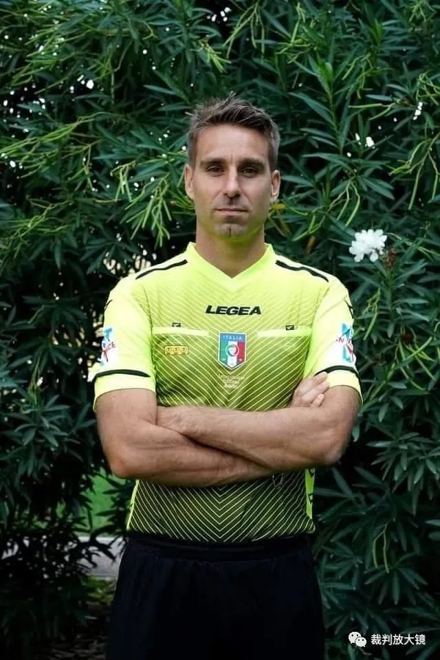 上海久事以111-72大胜四川丰谷，展现强大实力，全队多点开花，四川队虽努力但难敌强队。（上海久事111-72大胜四川丰谷：多点开花显统治力，四川虽拼仍难抵强敌）