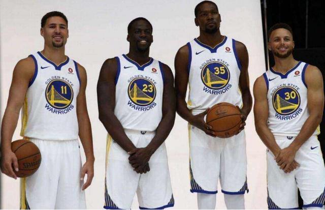 万项：首场比赛给自己打8.5分；开门红的意义相当重大（万项自评首秀8.5分：开门红意义非凡）