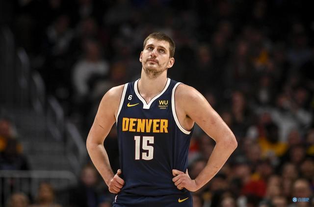 卡佩罗：斯帕莱蒂不能执着于某些固定阵型，他要学会灵活变通（卡佩罗：斯帕莱蒂别死守阵型，应学会灵活调整）